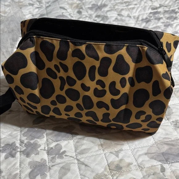 Leopard Print Women's Bag - Picture 4 of 4